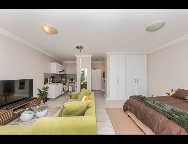 0.5 BEDROOM APARTMENT FOR SALE IN ORANJEZICHT